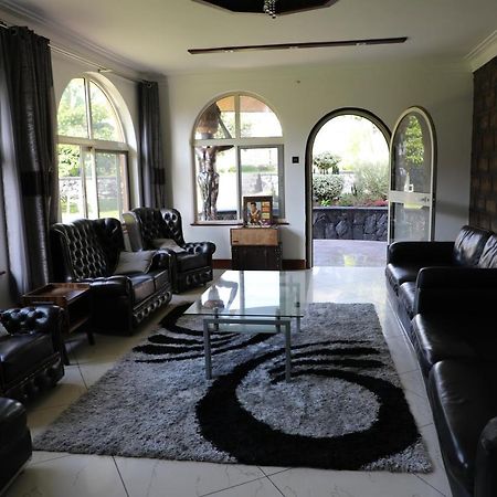 Stallion Place - Bed And Breakfast 坎帕拉 外观 照片