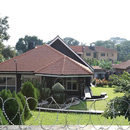 Stallion Place - Bed And Breakfast 坎帕拉 外观 照片