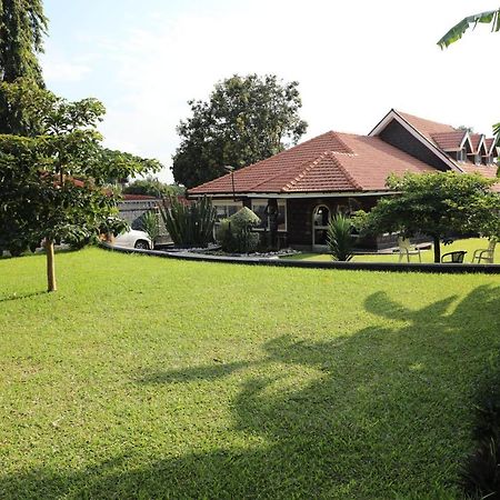 Stallion Place - Bed And Breakfast 坎帕拉 外观 照片