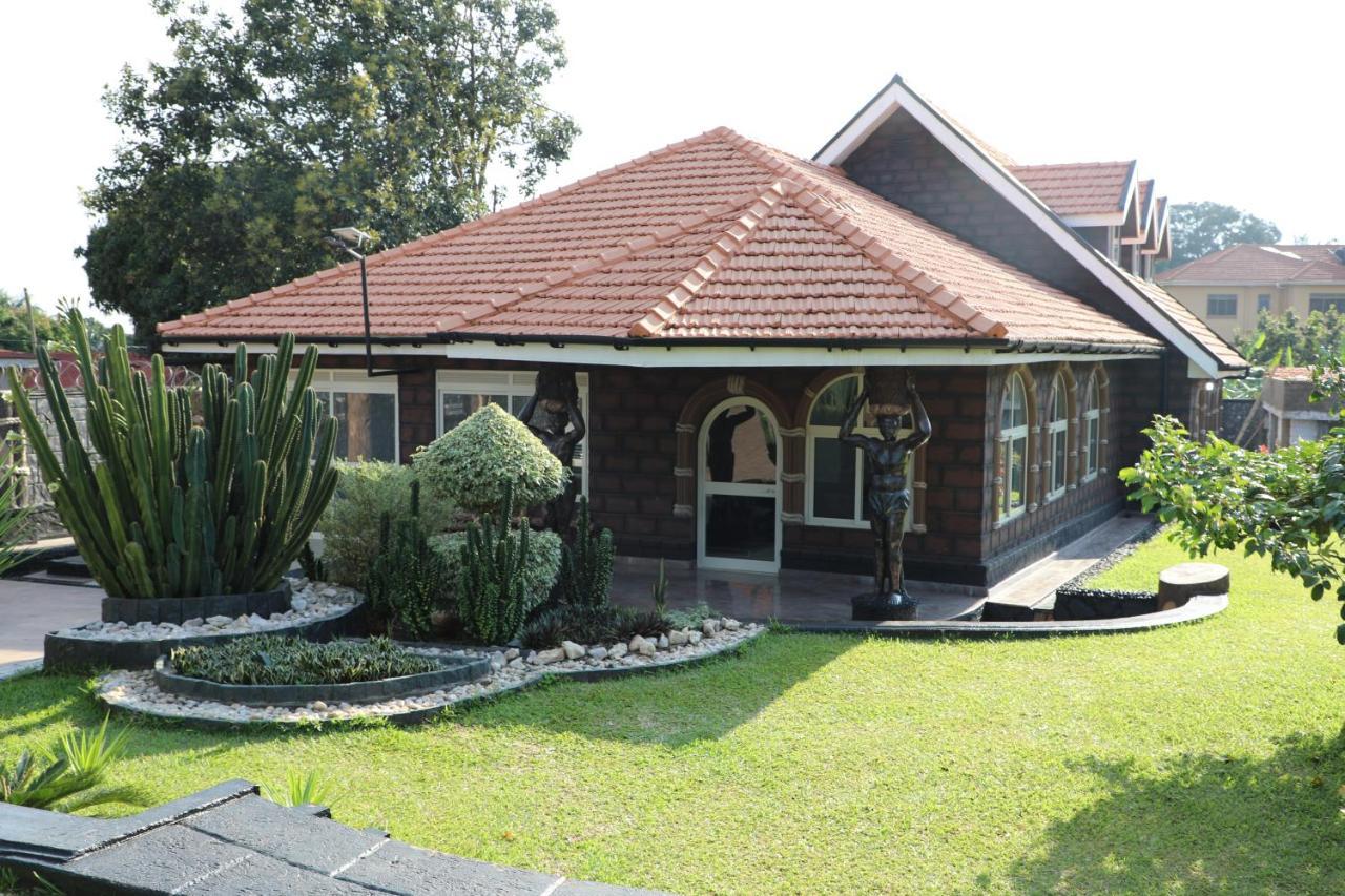 Stallion Place - Bed And Breakfast 坎帕拉 外观 照片