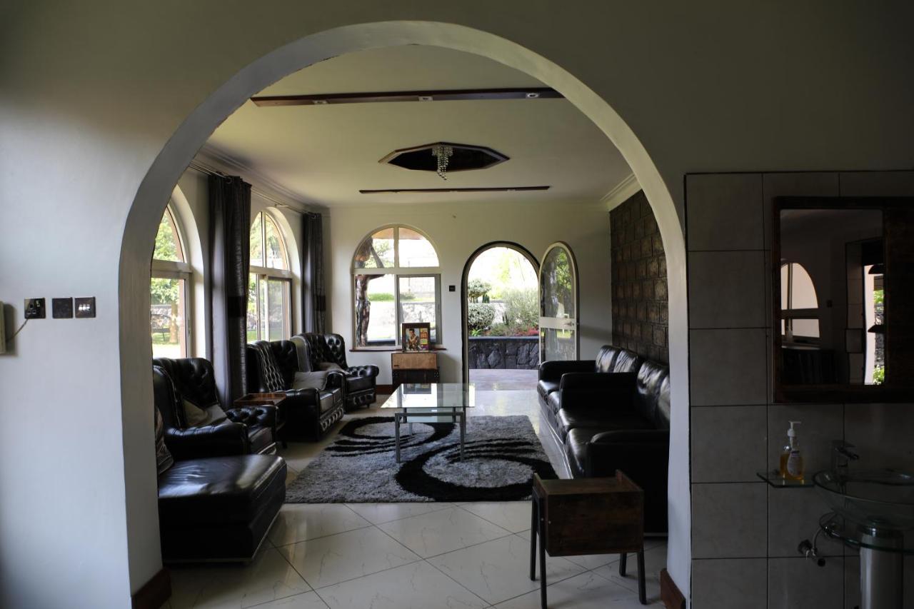 Stallion Place - Bed And Breakfast 坎帕拉 外观 照片