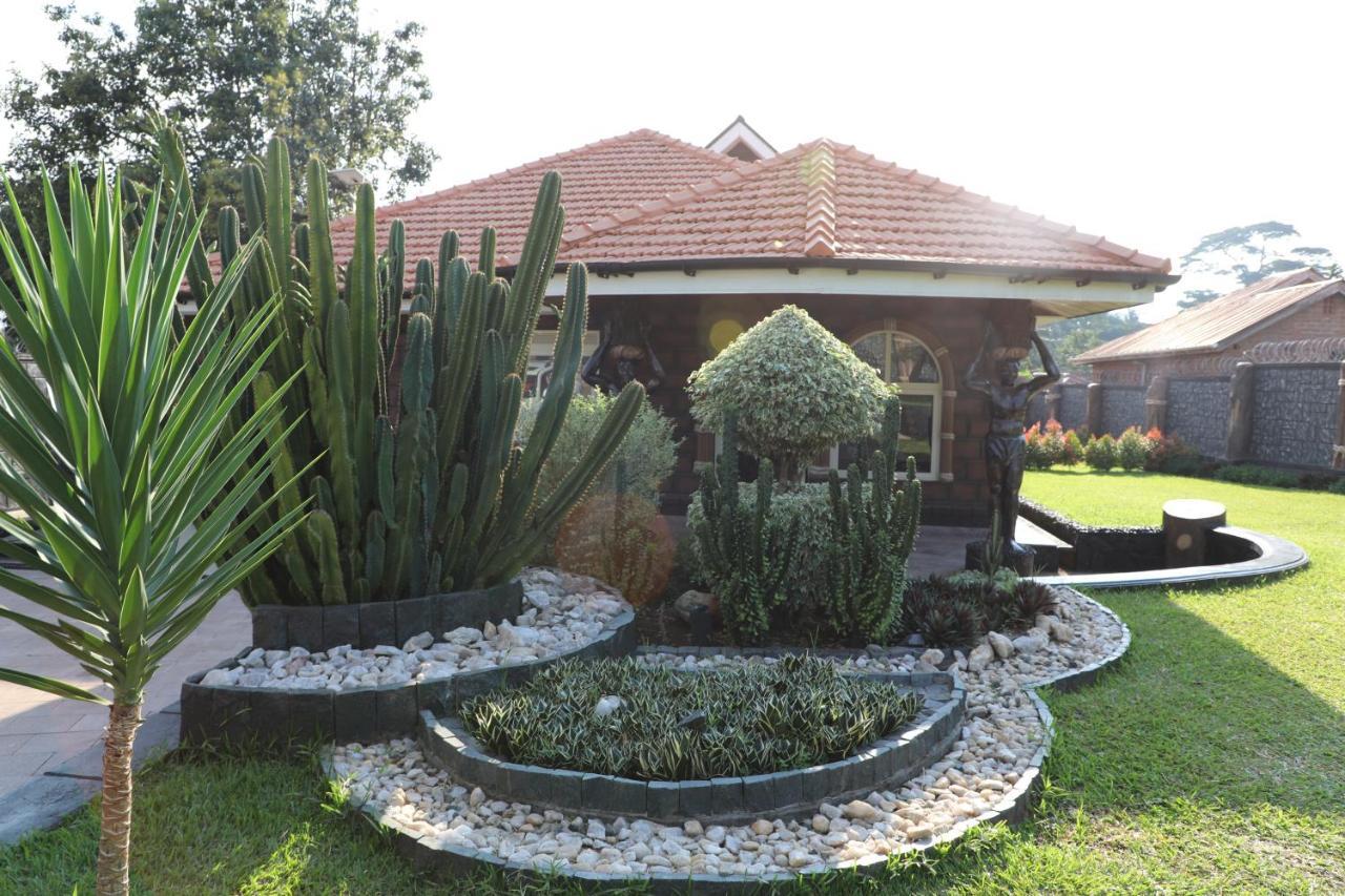 Stallion Place - Bed And Breakfast 坎帕拉 外观 照片